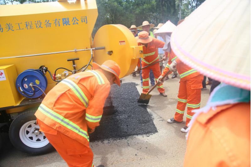 超震撼！11臺路易美牌拖掛滾筒式熱再生拌料機同時交機